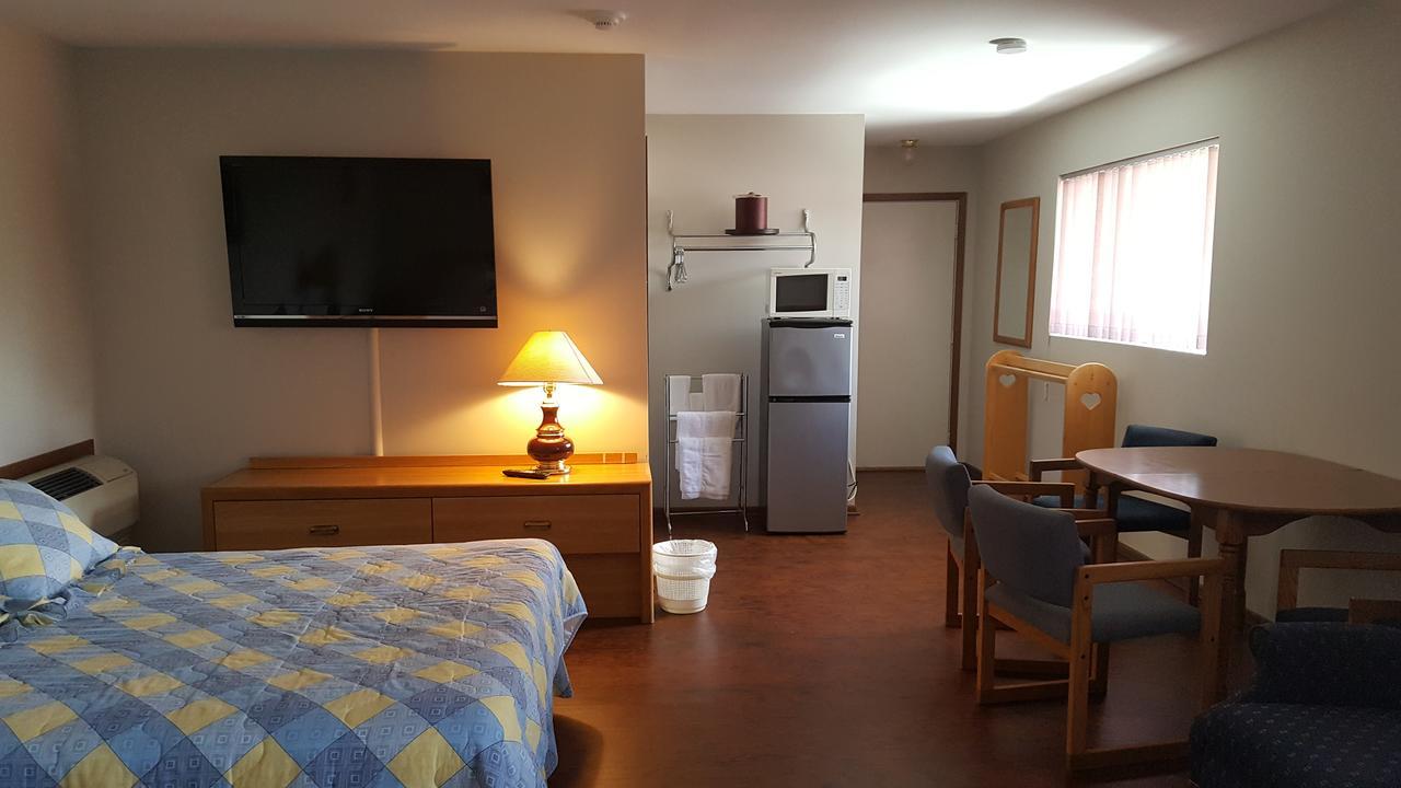 Alpine Motel In Heart Of Wisconsin Dells Downtown. Exterior foto