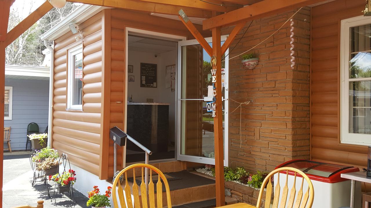 Alpine Motel In Heart Of Wisconsin Dells Downtown. Exterior foto