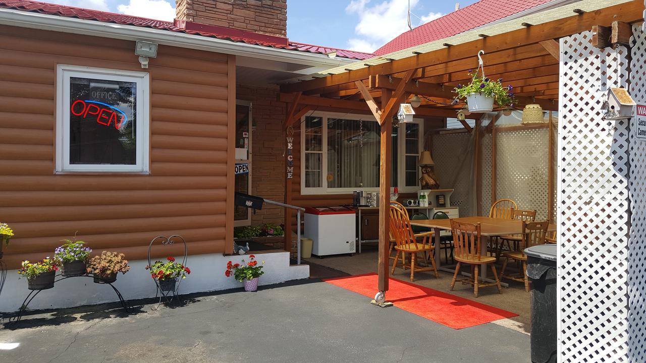Alpine Motel In Heart Of Wisconsin Dells Downtown. Exterior foto