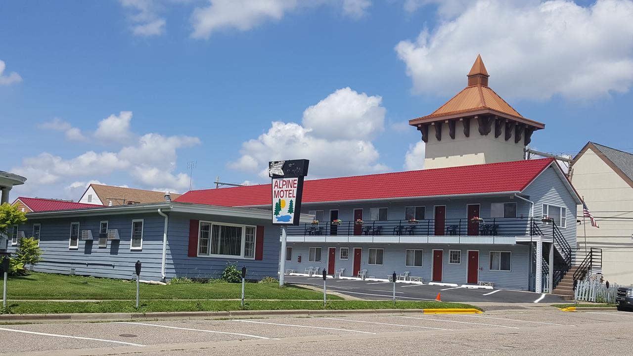 Alpine Motel In Heart Of Wisconsin Dells Downtown. Exterior foto